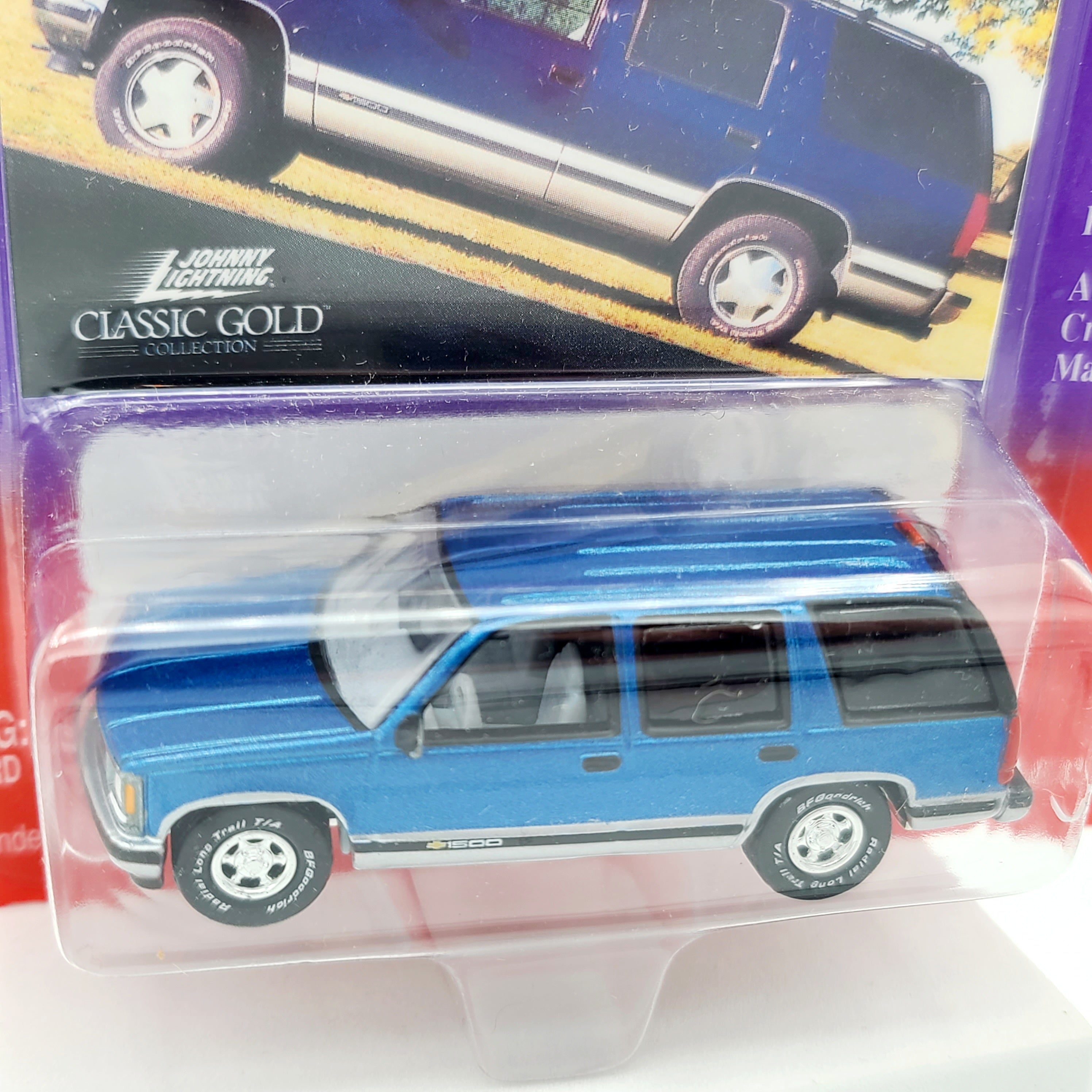 Johnny Lightning '97 Chevrolet Tahoe - 1:64 (1999 Classic Gold)